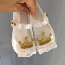 Load image into Gallery viewer, Mini Melissa Ultragirl 2019 Original Girl Jelly Sandals Crown Kids Sandals Children Beach Shoes Non-slip Melissa Toddler SH19077