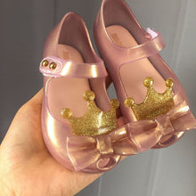 Load image into Gallery viewer, Mini Melissa Ultragirl 2019 Original Girl Jelly Sandals Crown Kids Sandals Children Beach Shoes Non-slip Melissa Toddler SH19077